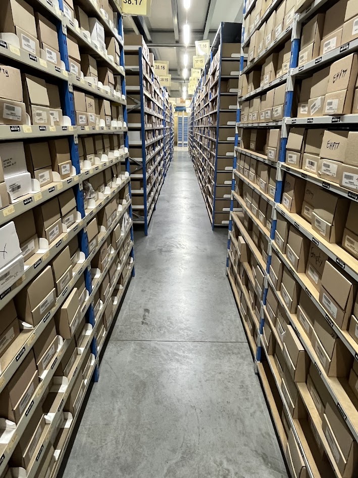 Entrepôt logistique